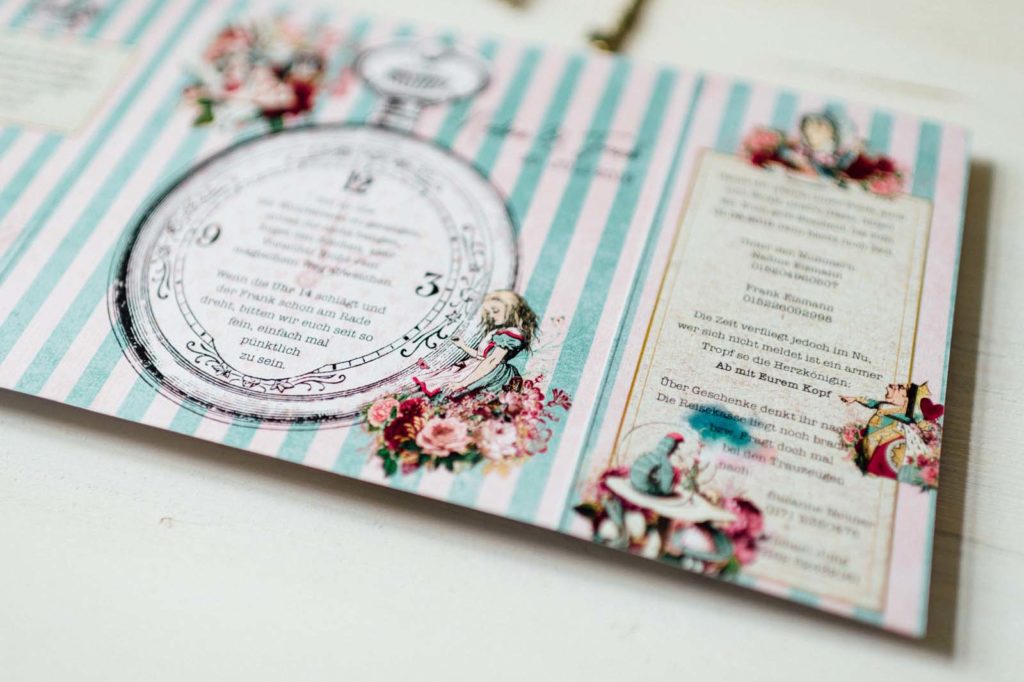 Alice im Wunderland Disney Vintage Hochzeitseinladungen Hochzeitspapeterie Hochzeitskarten Farbe Königin